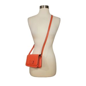 NWOT Kate Spade New York Wellesley Small Coral Fynn Leather Crossbody Bag